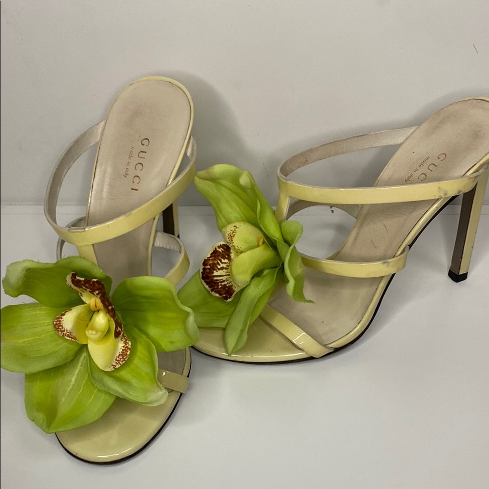 Gucci Cream and Green Floral Heels